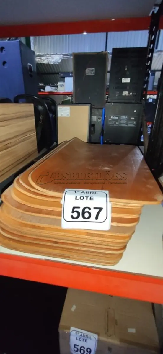 LOTE 567 - 20 PLACAS DE MADEIRA. (NO ESTADO) ATENÇÃO! FAZER A VISITAÇÃO ANTES DE ARREMATAR, NÃO SABEMOS SE FUNCIONA, LEILÃO NÃO TEM GARANTIA E NEM DEVOLUÇÃO, SUJEITO A POSSÍVEIS AVARIAS VISÍVEIS/OCULTAS E/OU AUSÊNCIA DE COMPONENTES.