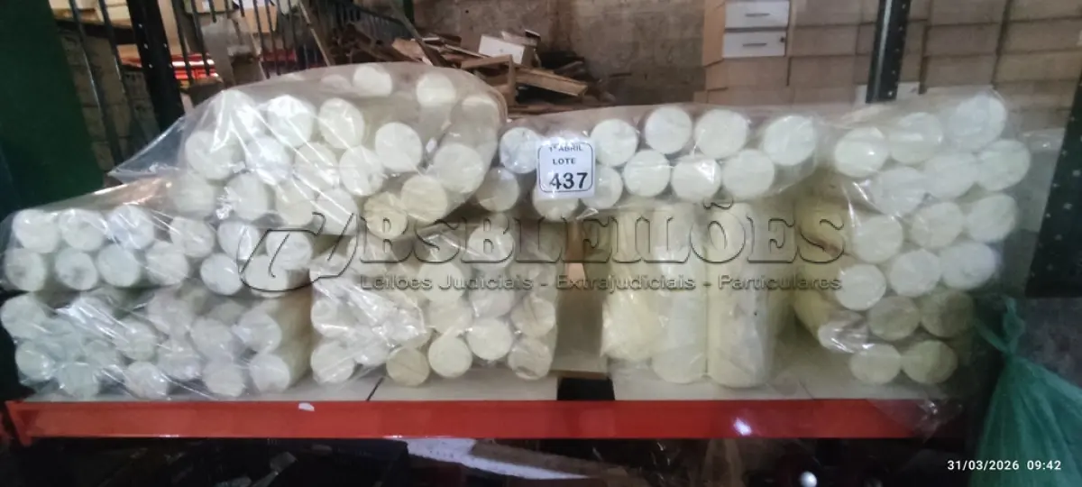 LOTE 437 - 01 LOTE COM GRANDE QUANTIDADE DE SUPORTES PARA LATAS EM ISOPOR. (NO ESTADO) ATENÇÃO! FAZER A VISITAÇÃO ANTES DE ARREMATAR, NÃO SABEMOS SE FUNCIONA, LEILÃO NÃO TEM GARANTIA E NEM DEVOLUÇÃO, SUJEITO A POSSÍVEIS AVARIAS VISÍVEIS/OCULTAS E/OU AUSÊNCIA DE COMPONENTES.