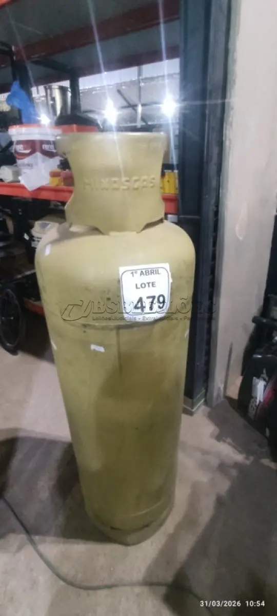 LOTE 479 - 01 BOTIJÃO DE GÁS 38,40 KG. (NO ESTADO) ATENÇÃO! FAZER A VISITAÇÃO ANTES DE ARREMATAR, NÃO SABEMOS SE FUNCIONA, LEILÃO NÃO TEM GARANTIA E NEM DEVOLUÇÃO, SUJEITO A POSSÍVEIS AVARIAS VISÍVEIS/OCULTAS E/OU AUSÊNCIA DE COMPONENTES.