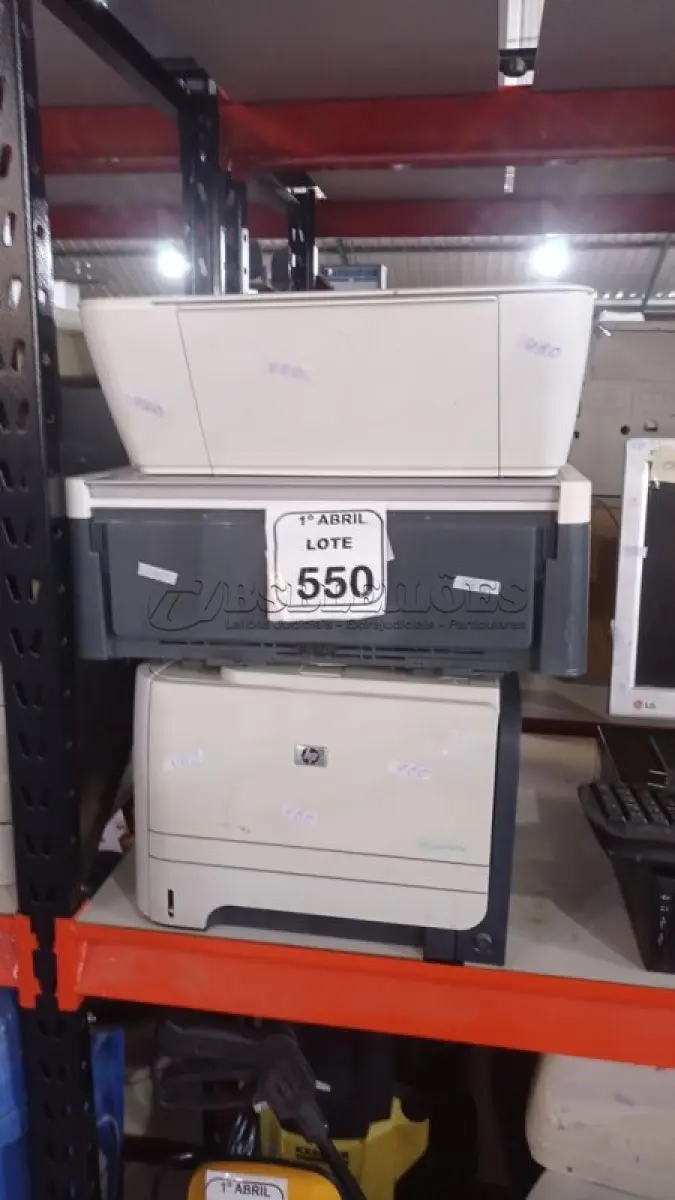 LOTE 550 - 01 EQUIPAMENTO DE REFRIGERAÇÃO DE VACINAS PETS 110V MARCA CHILLER E 02 IMPRESSORAS MARCA HP. (NO ESTADO) ATENÇÃO! FAZER A VISITAÇÃO ANTES DE ARREMATAR, NÃO SABEMOS SE FUNCIONA, LEILÃO NÃO TEM GARANTIA E NEM DEVOLUÇÃO, SUJEITO A POSSÍVEIS AVARIAS VISÍVEIS/OCULTAS E/OU AUSÊNCIA DE COMPONENTES.