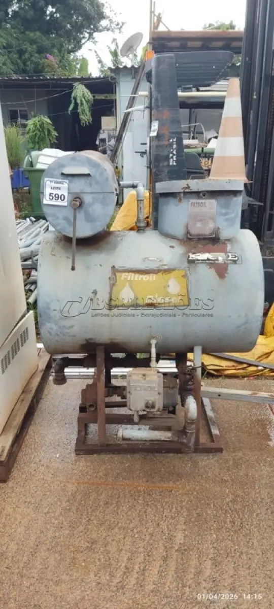LOTE 590 - 01 SISTEMA DE REFRIGERAÇÃO INDUSTRIAL A ÓLEO DIESEL FILTROIL. (NO ESTADO) ATENÇÃO! FAZER A VISITAÇÃO ANTES DE ARREMATAR, NÃO SABEMOS SE FUNCIONA, LEILÃO NÃO TEM GARANTIA E NEM DEVOLUÇÃO, SUJEITO A POSSÍVEIS AVARIAS VISÍVEIS/OCULTAS E/OU AUSÊNCIA DE COMPONENTES.