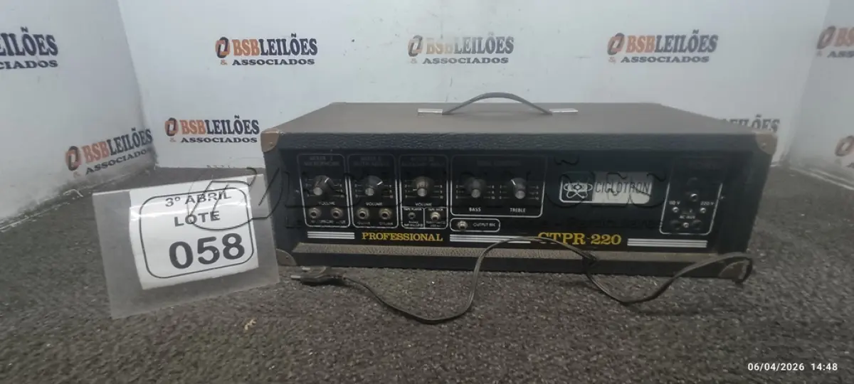 LOTE 058 - 01 AMPLIFICADOR MIXER MODELO CTPR MARCA CICLOTRON. (NO ESTADO) ATENÇÃO! FAZER A VISITAÇÃO ANTES DE ARREMATAR, NÃO SABEMOS SE FUNCIONA, LEILÃO NÃO TEM GARANTIA E NEM DEVOLUÇÃO, SUJEITO A POSSÍVEIS AVARIAS VISÍVEIS/OCULTAS E/OU AUSÊNCIA DE COMPONENTES.