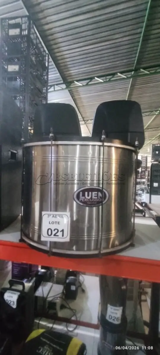 LOTE 021 - 01 SURDO DE PERUCÃO EM ALUMÍNIO MARCA LUEN. (NO ESTADO) ATENÇÃO! FAZER A VISITAÇÃO ANTES DE ARREMATAR, NÃO SABEMOS SE FUNCIONA, LEILÃO NÃO TEM GARANTIA E NEM DEVOLUÇÃO, SUJEITO A POSSÍVEIS AVARIAS VISÍVEIS/OCULTAS E/OU AUSÊNCIA DE COMPONENTES.