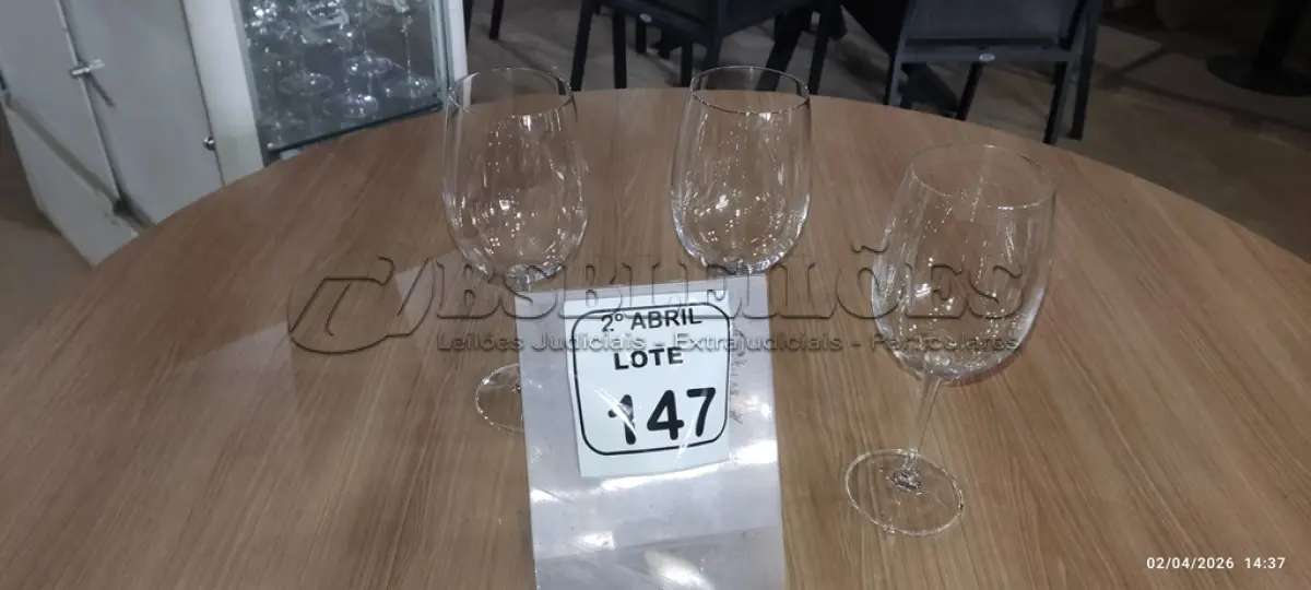LOTE 147 - 03 TAÇAS DE CRISTAL PARA VINHOS. (NO ESTADO) ATENÇÃO! FAZER A VISITAÇÃO ANTES DE ARREMATAR, NÃO SABEMOS SE FUNCIONA, LEILÃO NÃO TEM GARANTIA E NEM DEVOLUÇÃO, SUJEITO A POSSÍVEIS AVARIAS VISÍVEIS/OCULTAS E/OU AUSÊNCIA DE COMPONENTES.