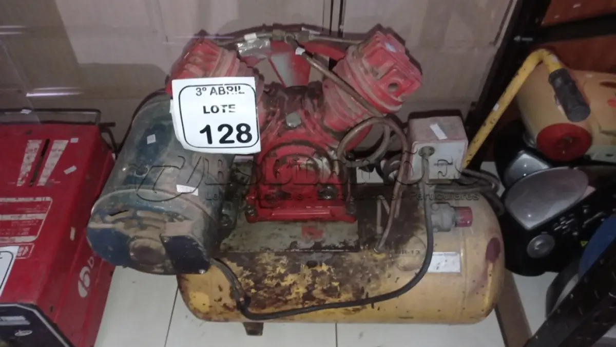 LOTE 128 - 01 COMPRESSOR DE AR 374 CV. (NO ESTADO) ATENÇÃO! FAZER A VISITAÇÃO ANTES DE ARREMATAR, NÃO SABEMOS SE FUNCIONA, LEILÃO NÃO TEM GARANTIA E NEM DEVOLUÇÃO, SUJEITO A POSSÍVEIS AVARIAS VISÍVEIS/OCULTAS E/OU AUSÊNCIA DE COMPONENTES.