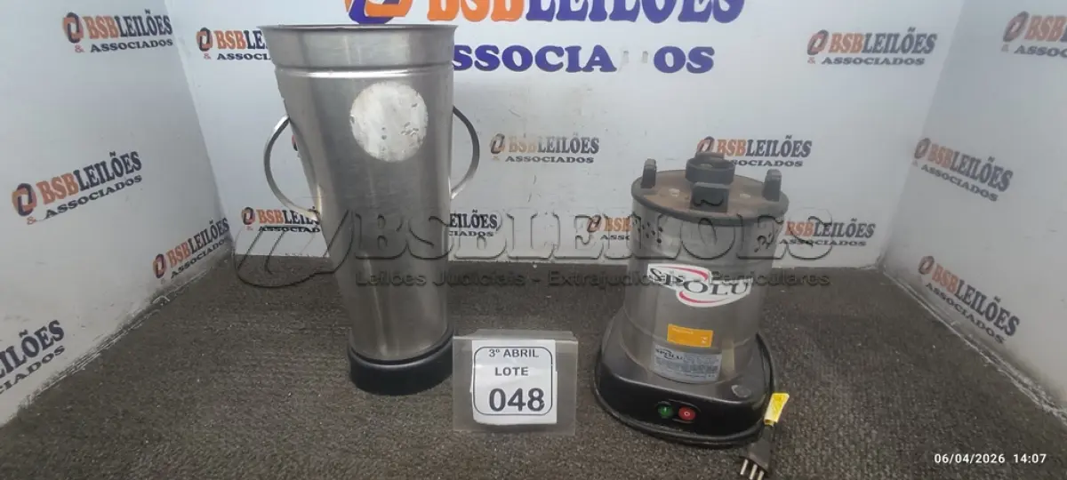 LOTE 048 - 01 LIQUIDIFICADOR INDUSTRIAL BIVOLT MARCA SPOLU. (NO ESTADO) ATENÇÃO! FAZER A VISITAÇÃO ANTES DE ARREMATAR, NÃO SABEMOS SE FUNCIONA, LEILÃO NÃO TEM GARANTIA E NEM DEVOLUÇÃO, SUJEITO A POSSÍVEIS AVARIAS VISÍVEIS/OCULTAS E/OU AUSÊNCIA DE COMPONENTES.