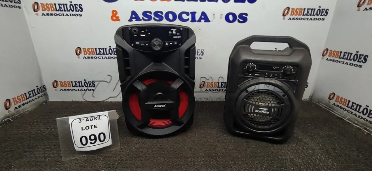 LOTE 090 - 02 CAIXAS DE SOM PORTÁTEIS MARCAS SUMAY E AMVOX. (NO ESTADO) ATENÇÃO! FAZER A VISITAÇÃO ANTES DE ARREMATAR, NÃO SABEMOS SE FUNCIONA, LEILÃO NÃO TEM GARANTIA E NEM DEVOLUÇÃO, SUJEITO A POSSÍVEIS AVARIAS VISÍVEIS/OCULTAS E/OU AUSÊNCIA DE COMPONENTES.