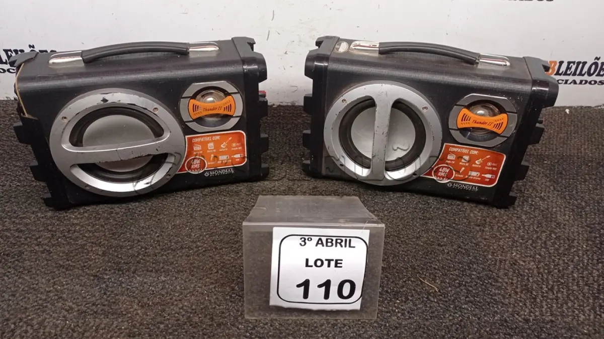 LOTE 110 - 02 CAIXAS DE SOM PORTÁTEIS MARCA MONDIAL. (NO ESTADO) ATENÇÃO! FAZER A VISITAÇÃO ANTES DE ARREMATAR, NÃO SABEMOS SE FUNCIONA, LEILÃO NÃO TEM GARANTIA E NEM DEVOLUÇÃO, SUJEITO A POSSÍVEIS AVARIAS VISÍVEIS/OCULTAS E/OU AUSÊNCIA DE COMPONENTES.