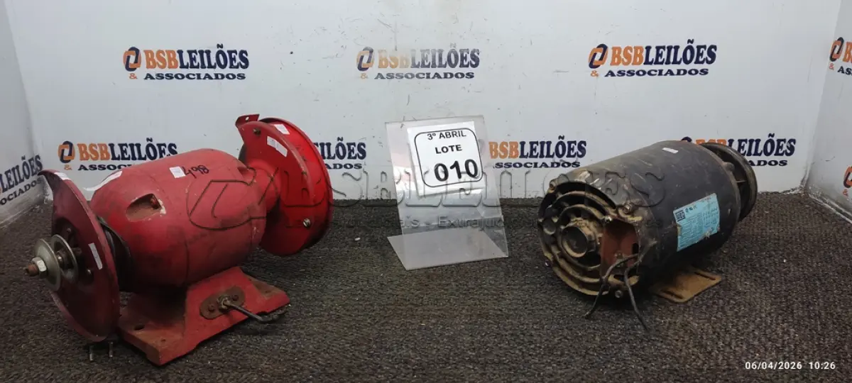 LOTE 010 - 01 MOTOR ELÉTRICO, 6,15/3A E 01 ESMERILHADEIRA DE BANCADA 3100 RPM. (NO ESTADO) ATENÇÃO! FAZER A VISITAÇÃO ANTES DE ARREMATAR, NÃO SABEMOS SE FUNCIONA, LEILÃO NÃO TEM GARANTIA E NEM DEVOLUÇÃO, SUJEITO A POSSÍVEIS AVARIAS VISÍVEIS/OCULTAS E/OU AUSÊNCIA DE COMPONENTES.