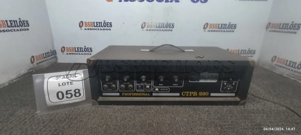 LOTE 058 - 01 AMPLIFICADOR MIXER MODELO CTPR MARCA CICLOTRON. (NO ESTADO) ATENÇÃO! FAZER A VISITAÇÃO ANTES DE ARREMATAR, NÃO SABEMOS SE FUNCIONA, LEILÃO NÃO TEM GARANTIA E NEM DEVOLUÇÃO, SUJEITO A POSSÍVEIS AVARIAS VISÍVEIS/OCULTAS E/OU AUSÊNCIA DE COMPONENTES.