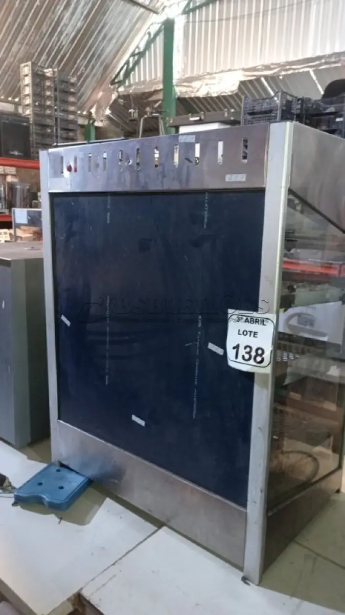 LOTE 138 - 01 ESTUFA PARA ALIMENTOS DE VIDRO COM 05 PRATELEIRAS. (NO ESTADO) ATENÇÃO! FAZER A VISITAÇÃO ANTES DE ARREMATAR, NÃO SABEMOS SE FUNCIONA, LEILÃO NÃO TEM GARANTIA E NEM DEVOLUÇÃO, SUJEITO A POSSÍVEIS AVARIAS VISÍVEIS/OCULTAS E/OU AUSÊNCIA DE COMPONENTES.