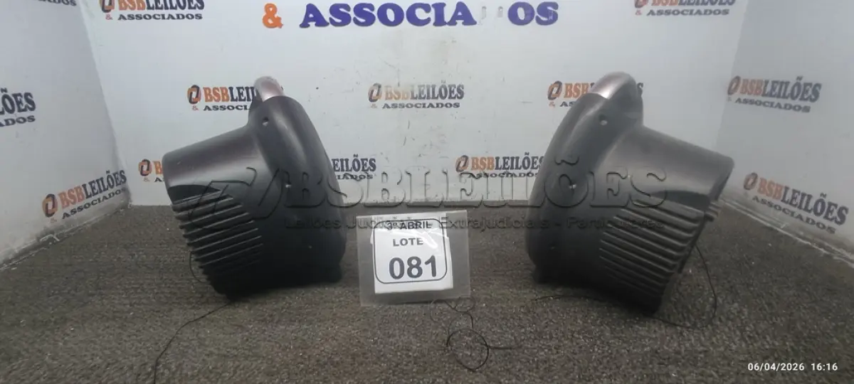 LOTE 081 - 02 CAIXAS DE SOM MODELO 601205-3 MARCA MAX. (NO ESTADO) ATENÇÃO! FAZER A VISITAÇÃO ANTES DE ARREMATAR, NÃO SABEMOS SE FUNCIONA, LEILÃO NÃO TEM GARANTIA E NEM DEVOLUÇÃO, SUJEITO A POSSÍVEIS AVARIAS VISÍVEIS/OCULTAS E/OU AUSÊNCIA DE COMPONENTES.