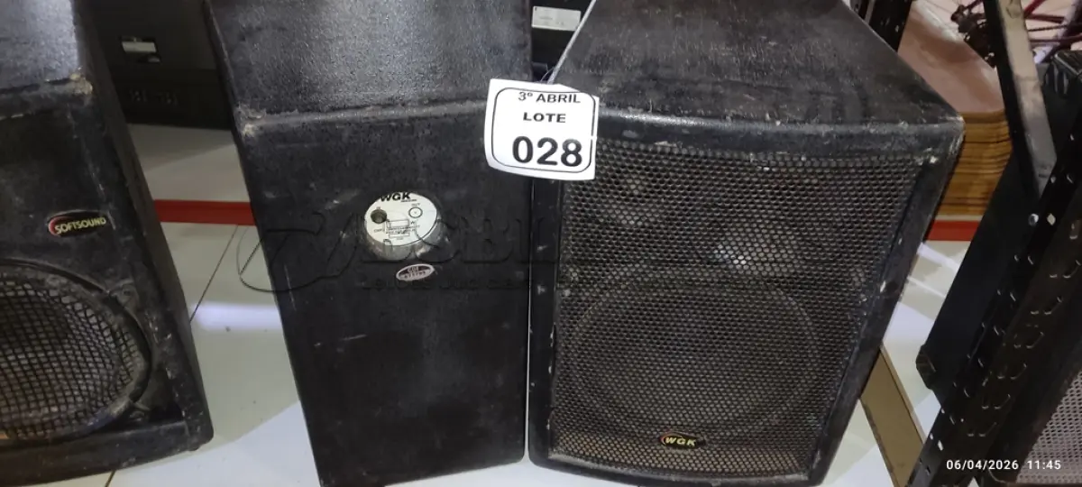 LOTE 028 - 02 CAIXAS DE SOM ALTO FALANTES MARCA WGK. (NO ESTADO) ATENÇÃO! FAZER A VISITAÇÃO ANTES DE ARREMATAR, NÃO SABEMOS SE FUNCIONA, LEILÃO NÃO TEM GARANTIA E NEM DEVOLUÇÃO, SUJEITO A POSSÍVEIS AVARIAS VISÍVEIS/OCULTAS E/OU AUSÊNCIA DE COMPONENTES.