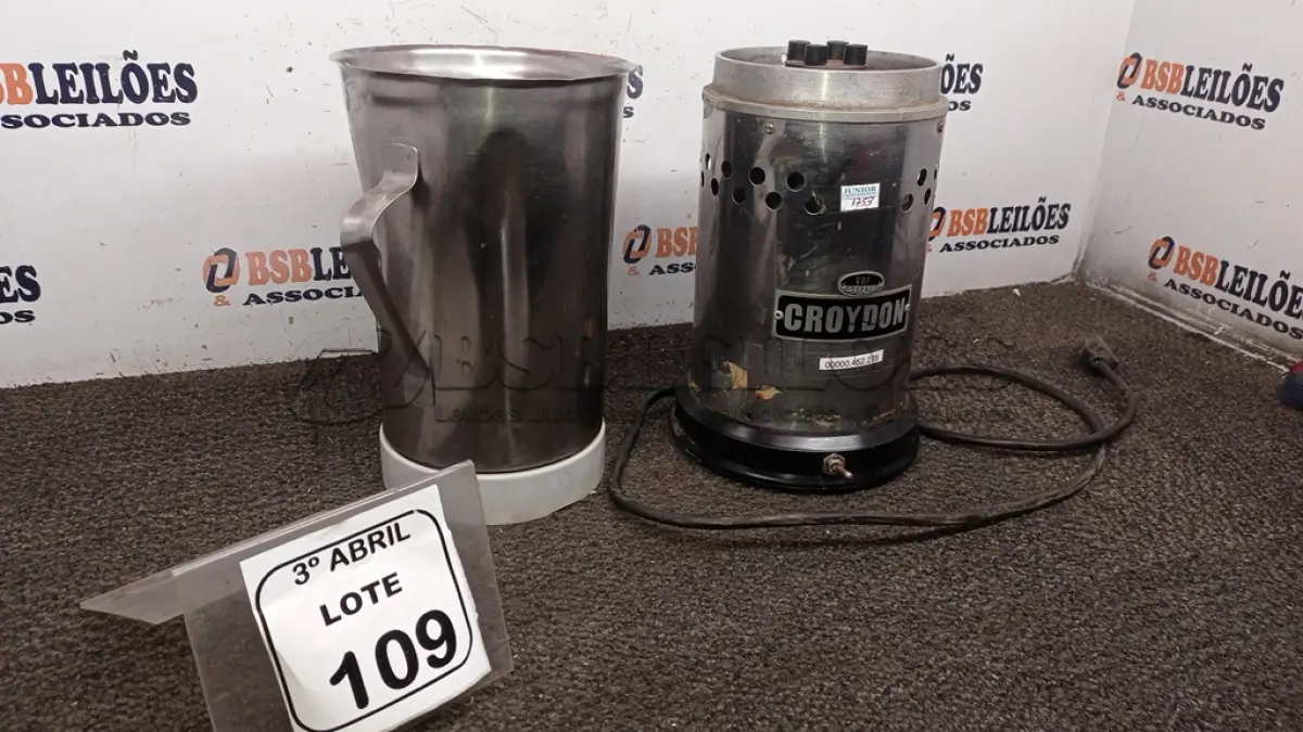 LOTE 109 - 01 BASE DE LIQUIDIFICADOR INDUSTRIAL E 01 COPO DE LIQUIDIFICADOR INDUSTRIAL. (NO ESTADO) ATENÇÃO! FAZER A VISITAÇÃO ANTES DE ARREMATAR, NÃO SABEMOS SE FUNCIONA, LEILÃO NÃO TEM GARANTIA E NEM DEVOLUÇÃO, SUJEITO A POSSÍVEIS AVARIAS VISÍVEIS/OCULTAS E/OU AUSÊNCIA DE COMPONENTES.