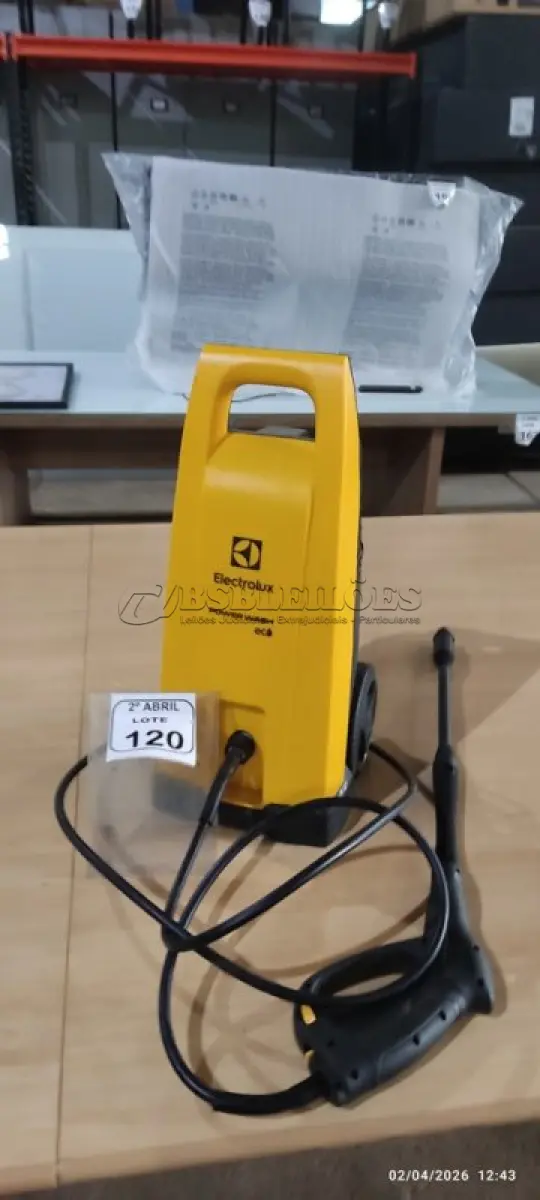 LOTE 120 - 01 LAVADORA DE ALTA PRESSÃO MARCA ELECTROLUX 220V. (NO ESTADO) ATENÇÃO! FAZER A VISITAÇÃO ANTES DE ARREMATAR, NÃO SABEMOS SE FUNCIONA, LEILÃO NÃO TEM GARANTIA E NEM DEVOLUÇÃO, SUJEITO A POSSÍVEIS AVARIAS VISÍVEIS/OCULTAS E/OU AUSÊNCIA DE COMPONENTES.