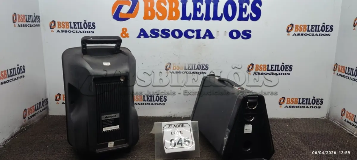 LOTE 045 - 02 CAIXAS DE SOM PORTÁTEIS MARCAS ANVOX E MULTILASER. (NO ESTADO) ATENÇÃO! FAZER A VISITAÇÃO ANTES DE ARREMATAR, NÃO SABEMOS SE FUNCIONA, LEILÃO NÃO TEM GARANTIA E NEM DEVOLUÇÃO, SUJEITO A POSSÍVEIS AVARIAS VISÍVEIS/OCULTAS E/OU AUSÊNCIA DE COMPONENTES.