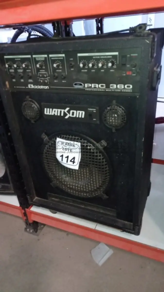 LOTE 114 - 01 CAIXA DE SOM AMPLIFICADORA MODELO PRC 360 CICLOTRON. (NO ESTADO) ATENÇÃO! FAZER A VISITAÇÃO ANTES DE ARREMATAR, NÃO SABEMOS SE FUNCIONA, LEILÃO NÃO TEM GARANTIA E NEM DEVOLUÇÃO, SUJEITO A POSSÍVEIS AVARIAS VISÍVEIS/OCULTAS E/OU AUSÊNCIA DE COMPONENTES.