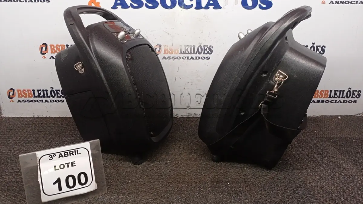 LOTE 100 - 02 CAIXAS DE SOM PORTÁTEIS MARCA GO. (NO ESTADO) ATENÇÃO! FAZER A VISITAÇÃO ANTES DE ARREMATAR, NÃO SABEMOS SE FUNCIONA, LEILÃO NÃO TEM GARANTIA E NEM DEVOLUÇÃO, SUJEITO A POSSÍVEIS AVARIAS VISÍVEIS/OCULTAS E/OU AUSÊNCIA DE COMPONENTES.