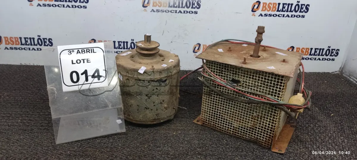 LOTE 014 - 01 MÁQUINA DE SOLDA E 01 MOTOR ELÉTRICO. (NO ESTADO) ATENÇÃO! FAZER A VISITAÇÃO ANTES DE ARREMATAR, NÃO SABEMOS SE FUNCIONA, LEILÃO NÃO TEM GARANTIA E NEM DEVOLUÇÃO, SUJEITO A POSSÍVEIS AVARIAS VISÍVEIS/OCULTAS E/OU AUSÊNCIA DE COMPONENTES.
