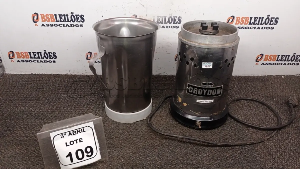 LOTE 109 - 01 BASE DE LIQUIDIFICADOR INDUSTRIAL E 01 COPO DE LIQUIDIFICADOR INDUSTRIAL. (NO ESTADO) ATENÇÃO! FAZER A VISITAÇÃO ANTES DE ARREMATAR, NÃO SABEMOS SE FUNCIONA, LEILÃO NÃO TEM GARANTIA E NEM DEVOLUÇÃO, SUJEITO A POSSÍVEIS AVARIAS VISÍVEIS/OCULTAS E/OU AUSÊNCIA DE COMPONENTES.