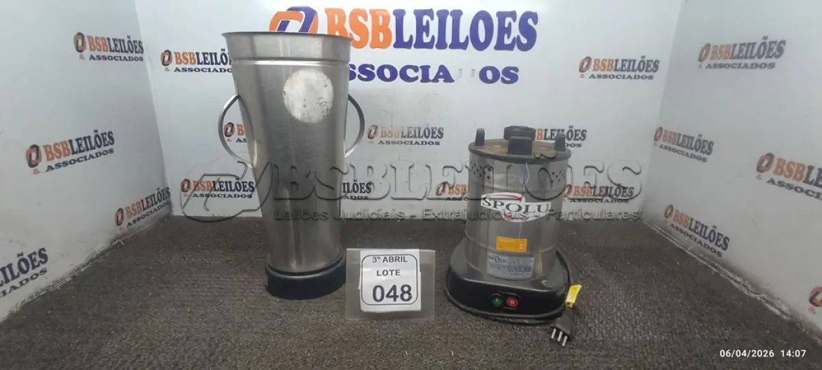 LOTE 048 - 01 LIQUIDIFICADOR INDUSTRIAL BIVOLT MARCA SPOLU. (NO ESTADO) ATENÇÃO! FAZER A VISITAÇÃO ANTES DE ARREMATAR, NÃO SABEMOS SE FUNCIONA, LEILÃO NÃO TEM GARANTIA E NEM DEVOLUÇÃO, SUJEITO A POSSÍVEIS AVARIAS VISÍVEIS/OCULTAS E/OU AUSÊNCIA DE COMPONENTES.