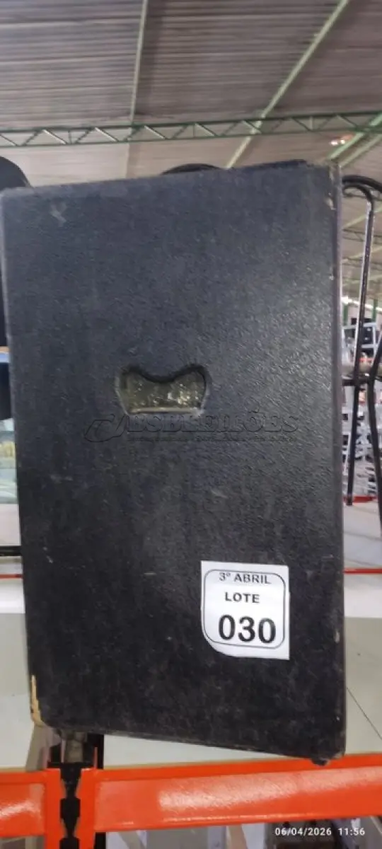 LOTE 030 - 01 CAIXA DE SOM ALTO FALANTE MARCA SOFTWSOUND. (NO ESTADO) ATENÇÃO! FAZER A VISITAÇÃO ANTES DE ARREMATAR, NÃO SABEMOS SE FUNCIONA, LEILÃO NÃO TEM GARANTIA E NEM DEVOLUÇÃO, SUJEITO A POSSÍVEIS AVARIAS VISÍVEIS/OCULTAS E/OU AUSÊNCIA DE COMPONENTES.