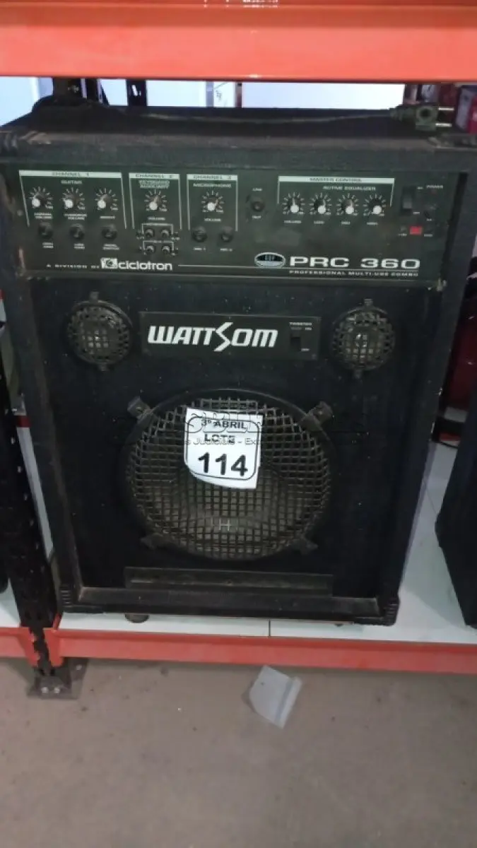LOTE 114 - 01 CAIXA DE SOM AMPLIFICADORA MODELO PRC 360 CICLOTRON. (NO ESTADO) ATENÇÃO! FAZER A VISITAÇÃO ANTES DE ARREMATAR, NÃO SABEMOS SE FUNCIONA, LEILÃO NÃO TEM GARANTIA E NEM DEVOLUÇÃO, SUJEITO A POSSÍVEIS AVARIAS VISÍVEIS/OCULTAS E/OU AUSÊNCIA DE COMPONENTES.