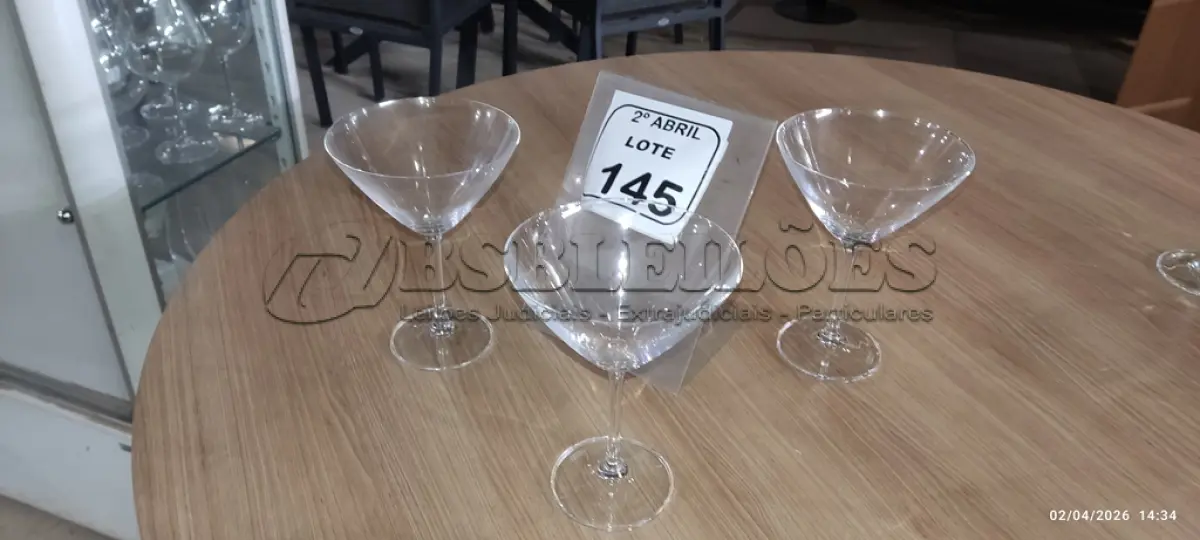 LOTE 145 - 03 TAÇAS DE CRISTAL PARA MARTINE BOHEMIA. (NO ESTADO) ATENÇÃO! FAZER A VISITAÇÃO ANTES DE ARREMATAR, NÃO SABEMOS SE FUNCIONA, LEILÃO NÃO TEM GARANTIA E NEM DEVOLUÇÃO, SUJEITO A POSSÍVEIS AVARIAS VISÍVEIS/OCULTAS E/OU AUSÊNCIA DE COMPONENTES.