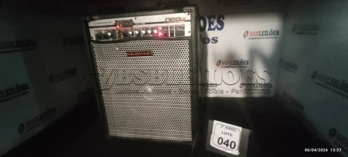 LOTE 040 - 01 CAIXA DE SOM AMPLIFICADORA MARCA HAYONIK (NO ESTADO) ATENÇÃO! FAZER A VISITAÇÃO ANTES DE ARREMATAR, NÃO SABEMOS SE FUNCIONA, LEILÃO NÃO TEM GARANTIA E NEM DEVOLUÇÃO, SUJEITO A POSSÍVEIS AVARIAS VISÍVEIS/OCULTAS E/OU AUSÊNCIA DE COMPONENTES.