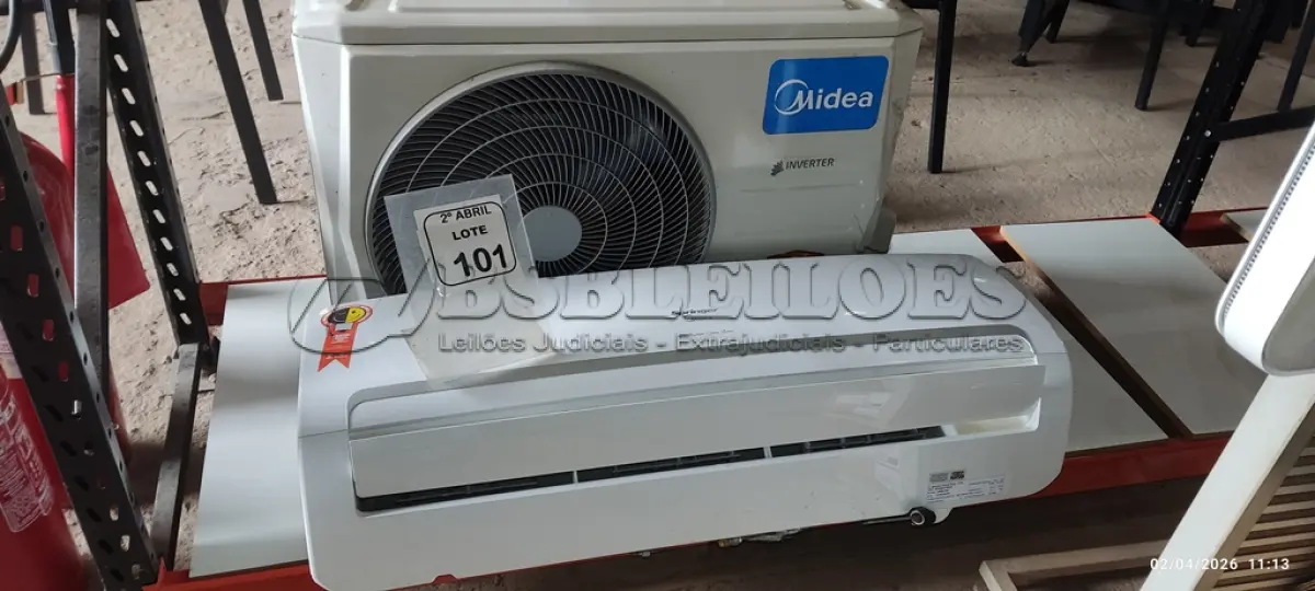 LOTE 101 - 01 AR CONDICIONADOR MIDEA INVERTER 18.000 BTUS. (NO ESTADO) ATENÇÃO! FAZER A VISITAÇÃO ANTES DE ARREMATAR, NÃO SABEMOS SE FUNCIONA, LEILÃO NÃO TEM GARANTIA E NEM DEVOLUÇÃO, SUJEITO A POSSÍVEIS AVARIAS VISÍVEIS/OCULTAS E/OU AUSÊNCIA DE COMPONENTES.