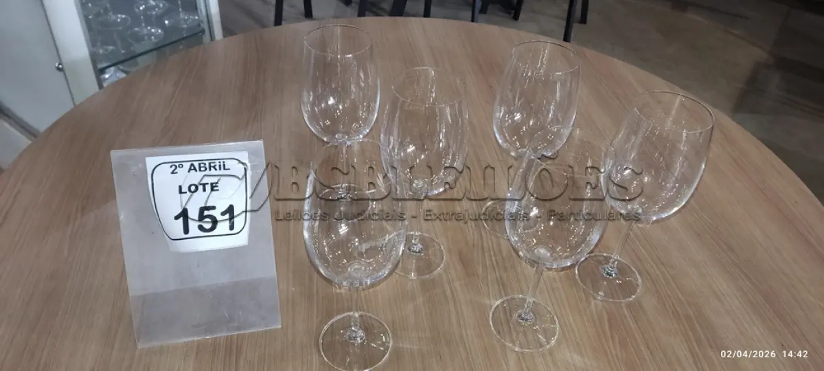 LOTE 151 - 06 TAÇAS DE CRISTAL PARA VINHOS. (NO ESTADO) ATENÇÃO! FAZER A VISITAÇÃO ANTES DE ARREMATAR, NÃO SABEMOS SE FUNCIONA, LEILÃO NÃO TEM GARANTIA E NEM DEVOLUÇÃO, SUJEITO A POSSÍVEIS AVARIAS VISÍVEIS/OCULTAS E/OU AUSÊNCIA DE COMPONENTES.