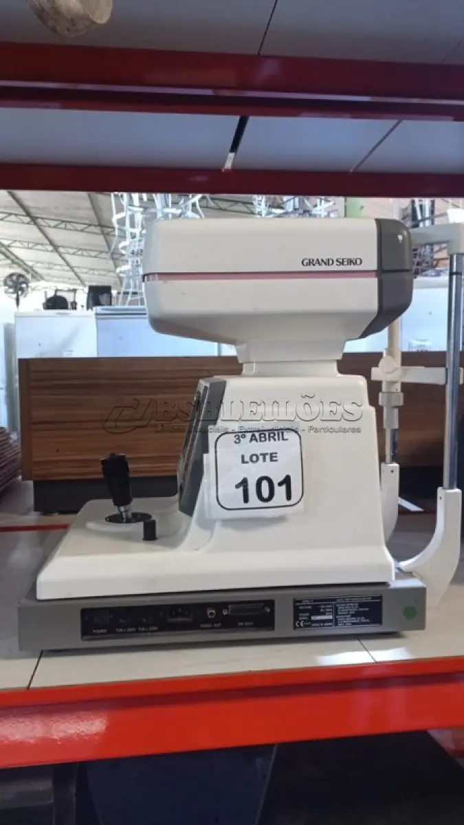 LOTE 101 - 01 AUTO REFRATOR MODELO GRK-1 MARCA GRAND SEIKO. (NO ESTADO) ATENÇÃO! FAZER A VISITAÇÃO ANTES DE ARREMATAR, NÃO SABEMOS SE FUNCIONA, LEILÃO NÃO TEM GARANTIA E NEM DEVOLUÇÃO, SUJEITO A POSSÍVEIS AVARIAS VISÍVEIS/OCULTAS E/OU AUSÊNCIA DE COMPONENTES.