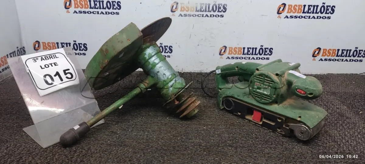 LOTE 015 - 01 CABEÇA PARA POLICORTE E 01 LIXADEIRA DE FITA. (NO ESTADO) ATENÇÃO! FAZER A VISITAÇÃO ANTES DE ARREMATAR, NÃO SABEMOS SE FUNCIONA, LEILÃO NÃO TEM GARANTIA E NEM DEVOLUÇÃO, SUJEITO A POSSÍVEIS AVARIAS VISÍVEIS/OCULTAS E/OU AUSÊNCIA DE COMPONENTES.