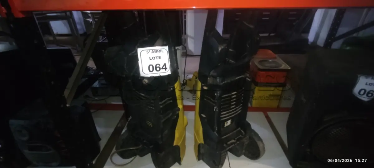 LOTE 064 - 02 LAVADORAS DE ALTA PRESSÃO INCOMPLETAS MARCA KARCHER. (NO ESTADO) ATENÇÃO! FAZER A VISITAÇÃO ANTES DE ARREMATAR, NÃO SABEMOS SE FUNCIONA, LEILÃO NÃO TEM GARANTIA E NEM DEVOLUÇÃO, SUJEITO A POSSÍVEIS AVARIAS VISÍVEIS/OCULTAS E/OU AUSÊNCIA DE COMPONENTES.