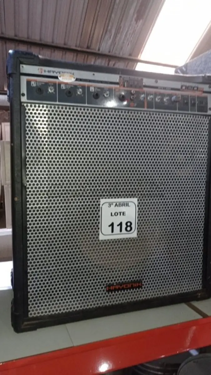 LOTE 118 - 01 CAIXA DE SOM AMPLIFICADORA MARCA HAYONIK MODELO PRC 360 CICLOTRON. (NO ESTADO) ATENÇÃO! FAZER A VISITAÇÃO ANTES DE ARREMATAR, NÃO SABEMOS SE FUNCIONA, LEILÃO NÃO TEM GARANTIA E NEM DEVOLUÇÃO, SUJEITO A POSSÍVEIS AVARIAS VISÍVEIS/OCULTAS E/OU AUSÊNCIA DE COMPONENTES.
