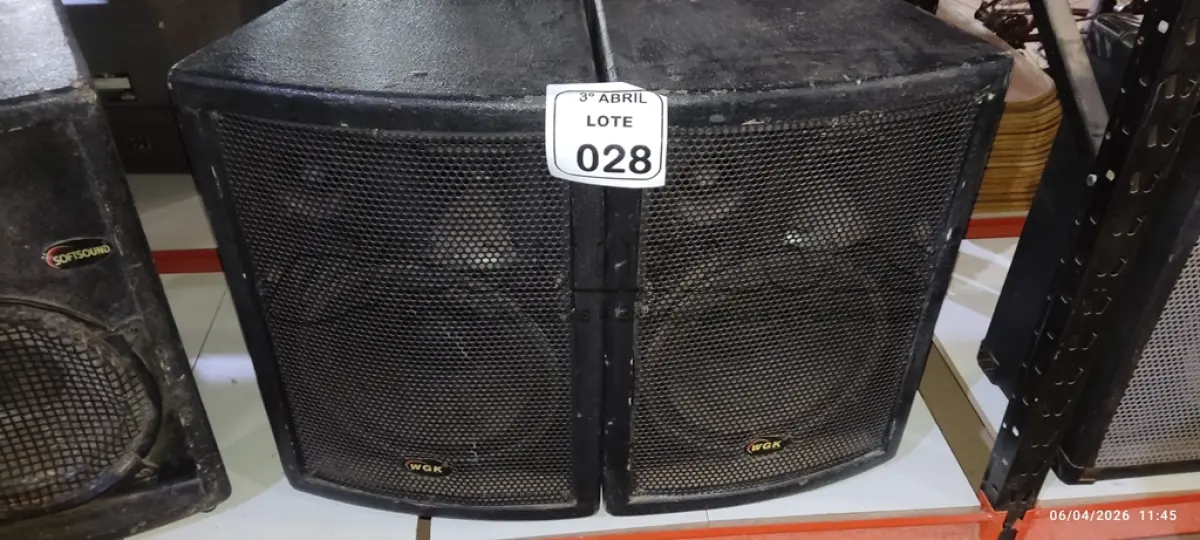 LOTE 028 - 02 CAIXAS DE SOM ALTO FALANTES MARCA WGK. (NO ESTADO) ATENÇÃO! FAZER A VISITAÇÃO ANTES DE ARREMATAR, NÃO SABEMOS SE FUNCIONA, LEILÃO NÃO TEM GARANTIA E NEM DEVOLUÇÃO, SUJEITO A POSSÍVEIS AVARIAS VISÍVEIS/OCULTAS E/OU AUSÊNCIA DE COMPONENTES.