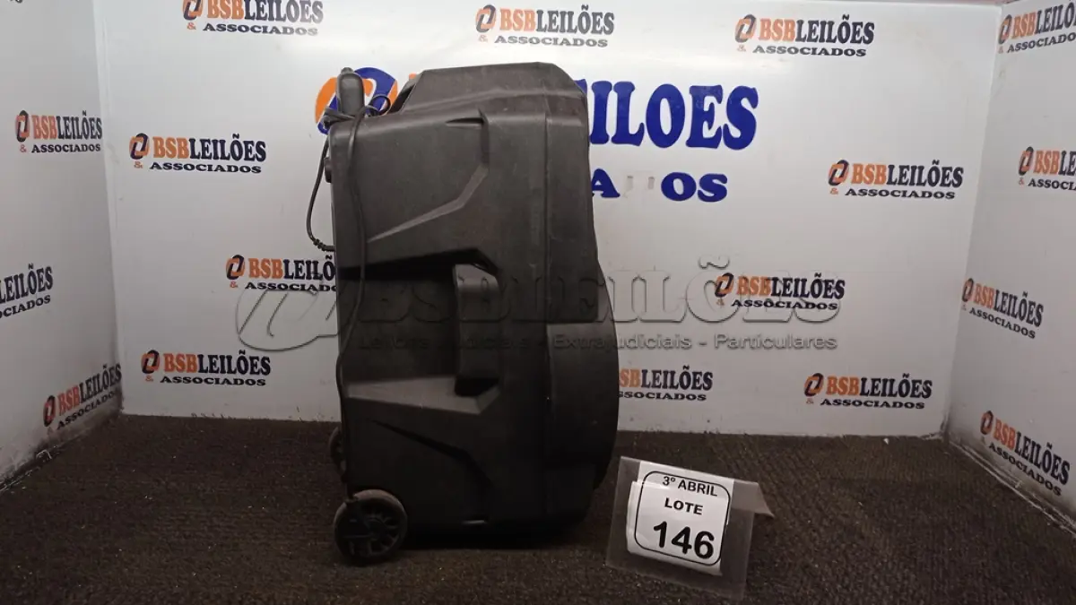 LOTE 146 - 01 CAIXA DE SOM AMPLIFICADORA PORTATIL MARCA MONDIAL. (NO ESTADO) ATENÇÃO! FAZER A VISITAÇÃO ANTES DE ARREMATAR, NÃO SABEMOS SE FUNCIONA, LEILÃO NÃO TEM GARANTIA E NEM DEVOLUÇÃO, SUJEITO A POSSÍVEIS AVARIAS VISÍVEIS/OCULTAS E/OU AUSÊNCIA DE COMPONENTES.