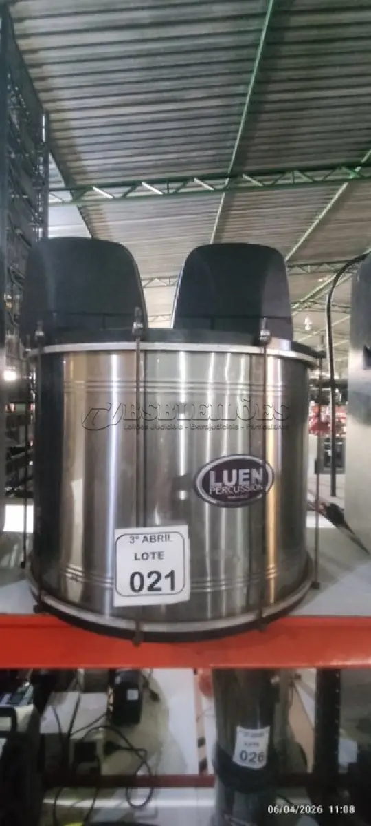LOTE 021 - 01 SURDO DE PERUCÃO EM ALUMÍNIO MARCA LUEN. (NO ESTADO) ATENÇÃO! FAZER A VISITAÇÃO ANTES DE ARREMATAR, NÃO SABEMOS SE FUNCIONA, LEILÃO NÃO TEM GARANTIA E NEM DEVOLUÇÃO, SUJEITO A POSSÍVEIS AVARIAS VISÍVEIS/OCULTAS E/OU AUSÊNCIA DE COMPONENTES.
