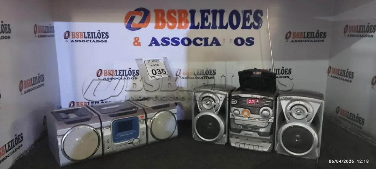 LOTE 035 - 02 MINIS SYSTENS COM CAIXAS ACOPLADAS MARCAS LENOX E NKS SOUND. ATENÇÃO! FAZER A VISITAÇÃO ANTES DE ARREMATAR, NÃO SABEMOS SE FUNCIONA, LEILÃO NÃO TEM GARANTIA E NEM DEVOLUÇÃO, SUJEITO A POSSÍVEIS AVARIAS VISÍVEIS/OCULTAS E/OU AUSÊNCIA DE COMPONENTES.