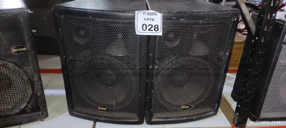 LOTE 028 - 02 CAIXAS DE SOM ALTO FALANTES MARCA WGK. (NO ESTADO) ATENÇÃO! FAZER A VISITAÇÃO ANTES DE ARREMATAR, NÃO SABEMOS SE FUNCIONA, LEILÃO NÃO TEM GARANTIA E NEM DEVOLUÇÃO, SUJEITO A POSSÍVEIS AVARIAS VISÍVEIS/OCULTAS E/OU AUSÊNCIA DE COMPONENTES.