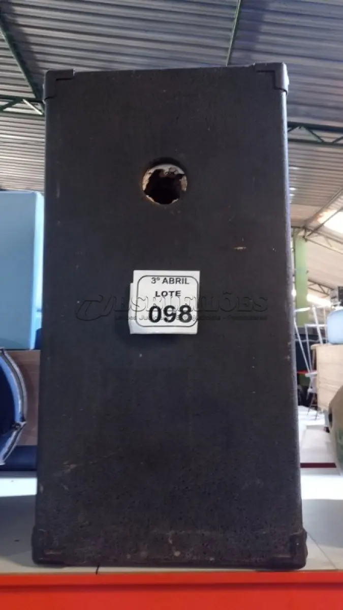 LOTE 098 - 01 CAIXA DE SOM ALTO FALANTE. (NO ESTADO) ATENÇÃO! FAZER A VISITAÇÃO ANTES DE ARREMATAR, NÃO SABEMOS SE FUNCIONA, LEILÃO NÃO TEM GARANTIA E NEM DEVOLUÇÃO, SUJEITO A POSSÍVEIS AVARIAS VISÍVEIS/OCULTAS E/OU AUSÊNCIA DE COMPONENTES.