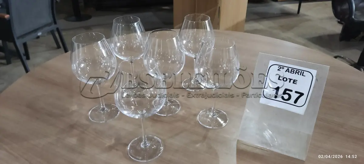 LOTE 157 - 06 TAÇAS DE CRISTAL PARA VINHOS. (NO ESTADO) ATENÇÃO! FAZER A VISITAÇÃO ANTES DE ARREMATAR, NÃO SABEMOS SE FUNCIONA, LEILÃO NÃO TEM GARANTIA E NEM DEVOLUÇÃO, SUJEITO A POSSÍVEIS AVARIAS VISÍVEIS/OCULTAS E/OU AUSÊNCIA DE COMPONENTES.