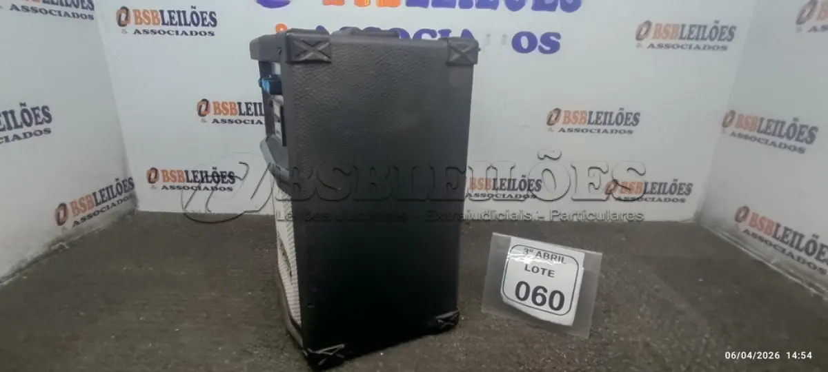 LOTE 060 - 01 MINI AMPLIFICADOR MODELO OCM250. (NO ESTADO) ATENÇÃO! FAZER A VISITAÇÃO ANTES DE ARREMATAR, NÃO SABEMOS SE FUNCIONA, LEILÃO NÃO TEM GARANTIA E NEM DEVOLUÇÃO, SUJEITO A POSSÍVEIS AVARIAS VISÍVEIS/OCULTAS E/OU AUSÊNCIA DE COMPONENTES.