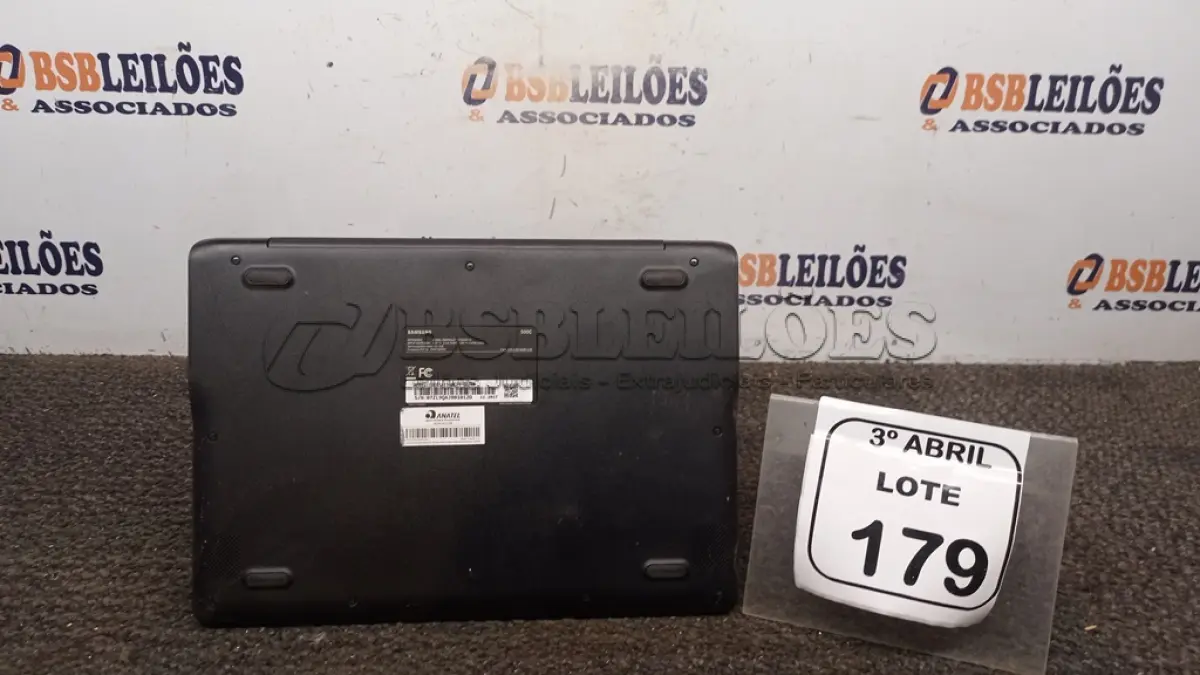 LOTE 179 - 01 CHROMEBOOK 16GB E.MMC MEMORIA 2GB LINHA CONNECT MARCA SAMSUNG SEM FONTE. (NO ESTADO) ATENÇÃO! FAZER A VISITAÇÃO ANTES DE ARREMATAR, NÃO SABEMOS SE FUNCIONA, LEILÃO NÃO TEM GARANTIA E NEM DEVOLUÇÃO, SUJEITO A POSSÍVEIS AVARIAS VISÍVEIS/OCULTAS E/OU AUSÊNCIA DE COMPONENTES.