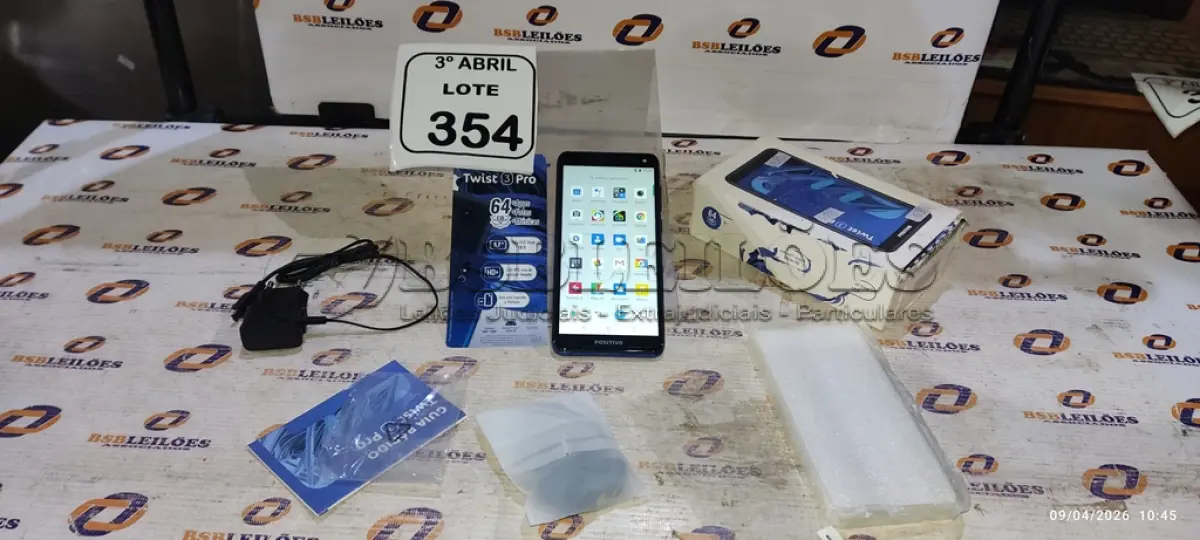 LOTE 354 - 01 SMARTPHONE COM CARREGADOR MODELO TWIST MARCA POSITIVO. (NO ESTADO) ATENÇÃO! FAZER A VISITAÇÃO ANTES DE ARREMATAR, NÃO SABEMOS SE FUNCIONA, LEILÃO NÃO TEM GARANTIA E NEM DEVOLUÇÃO, SUJEITO A POSSÍVEIS AVARIAS VISÍVEIS/OCULTAS E/OU AUSÊNCIA DE COMPONENTES.
