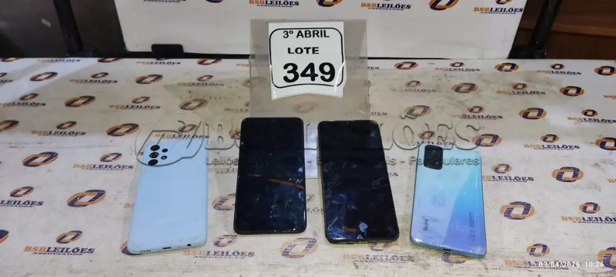 LOTE 349 - 04 CELULARES PARA RETIRADA DE PEÇAS DE MARCAS E MODELOS DIVERSOS. (NO ESTADO) ATENÇÃO! FAZER A VISITAÇÃO ANTES DE ARREMATAR, NÃO SABEMOS SE FUNCIONA, LEILÃO NÃO TEM GARANTIA E NEM DEVOLUÇÃO, SUJEITO A POSSÍVEIS AVARIAS VISÍVEIS/OCULTAS E/OU AUSÊNCIA DE COMPONENTES.
