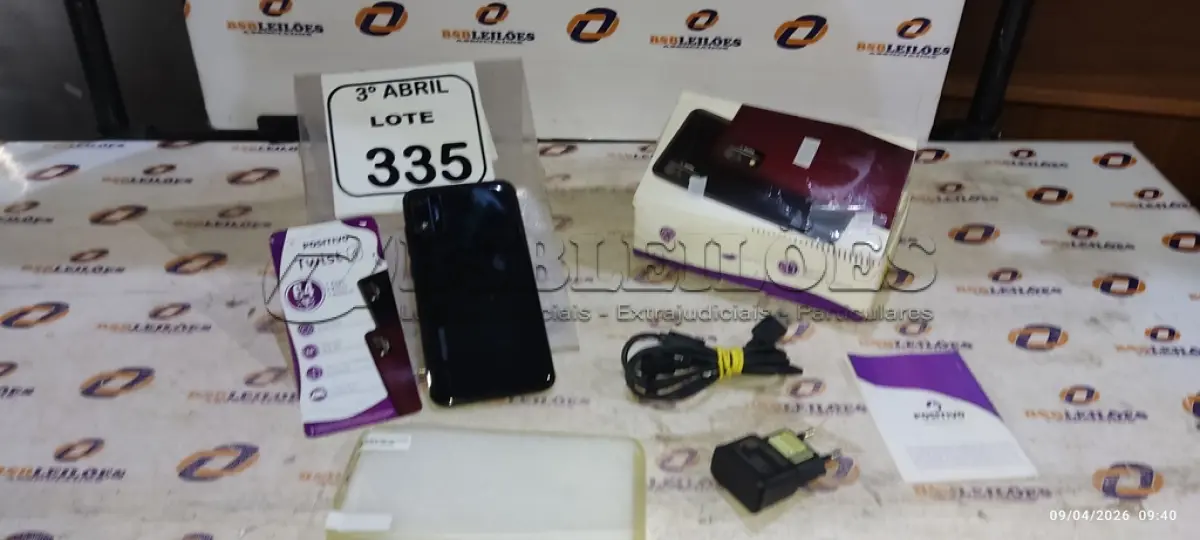 LOTE 335 - 01 SMARTPHONE COM CARREGADOR MODELO TWIST MARCA POSITIVO. (NO ESTADO) ATENÇÃO! FAZER A VISITAÇÃO ANTES DE ARREMATAR, NÃO SABEMOS SE FUNCIONA, LEILÃO NÃO TEM GARANTIA E NEM DEVOLUÇÃO, SUJEITO A POSSÍVEIS AVARIAS VISÍVEIS/OCULTAS E/OU AUSÊNCIA DE COMPONENTES.
