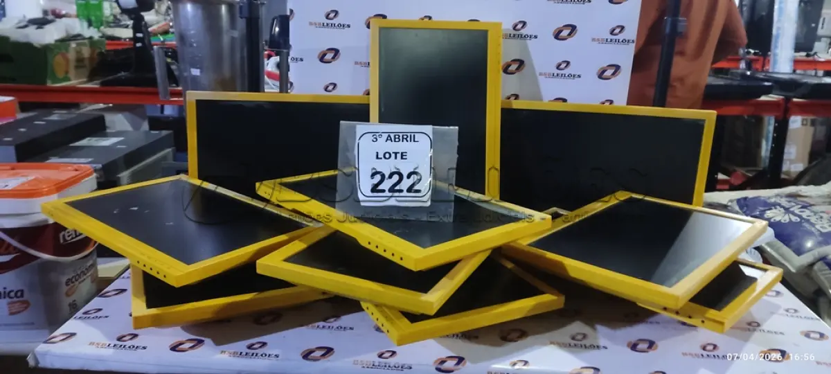 LOTE 222 - 10 MONITORES DE LCD PARA RETIRADA DE PEÇAS. (NO ESTADO) ATENÇÃO! FAZER A VISITAÇÃO ANTES DE ARREMATAR, NÃO SABEMOS SE FUNCIONA, LEILÃO NÃO TEM GARANTIA E NEM DEVOLUÇÃO, SUJEITO A POSSÍVEIS AVARIAS VISÍVEIS/OCULTAS E/OU AUSÊNCIA DE COMPONENTES.