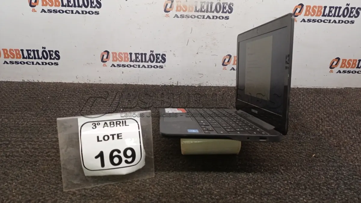 LOTE 169 - 01 CHROMEBOOK 16GB E.MMC MEMORIA 2GB LINHA CONNECT MARCA SAMSUNG SEM FONTE. (NO ESTADO) ATENÇÃO! FAZER A VISITAÇÃO ANTES DE ARREMATAR, NÃO SABEMOS SE FUNCIONA, LEILÃO NÃO TEM GARANTIA E NEM DEVOLUÇÃO, SUJEITO A POSSÍVEIS AVARIAS VISÍVEIS/OCULTAS E/OU AUSÊNCIA DE COMPONENTES.