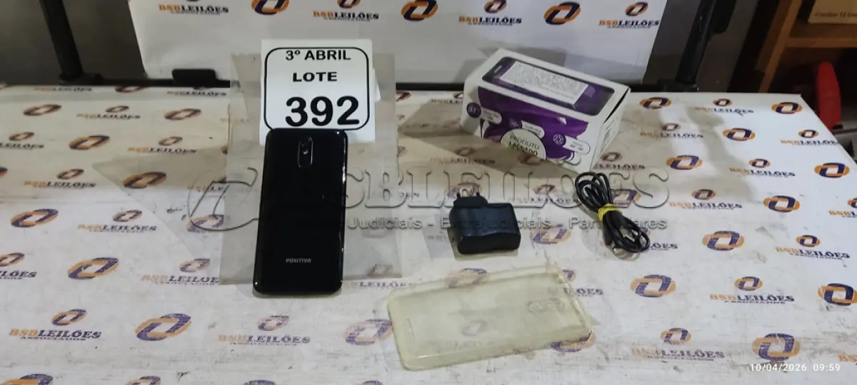 LOTE 392 - 01 SMARTPHONE COM CARREGADOR MODELO TWIST MARCA POSITIVO. (NO ESTADO) ATENÇÃO! FAZER A VISITAÇÃO ANTES DE ARREMATAR, NÃO SABEMOS SE FUNCIONA, LEILÃO NÃO TEM GARANTIA E NEM DEVOLUÇÃO, SUJEITO A POSSÍVEIS AVARIAS VISÍVEIS/OCULTAS E/OU AUSÊNCIA DE COMPONENTES.
